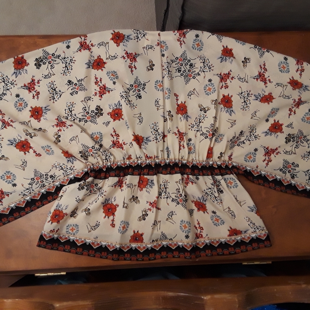 Chelsea and Violet Boho Peasant Top - Picture 6 of 8